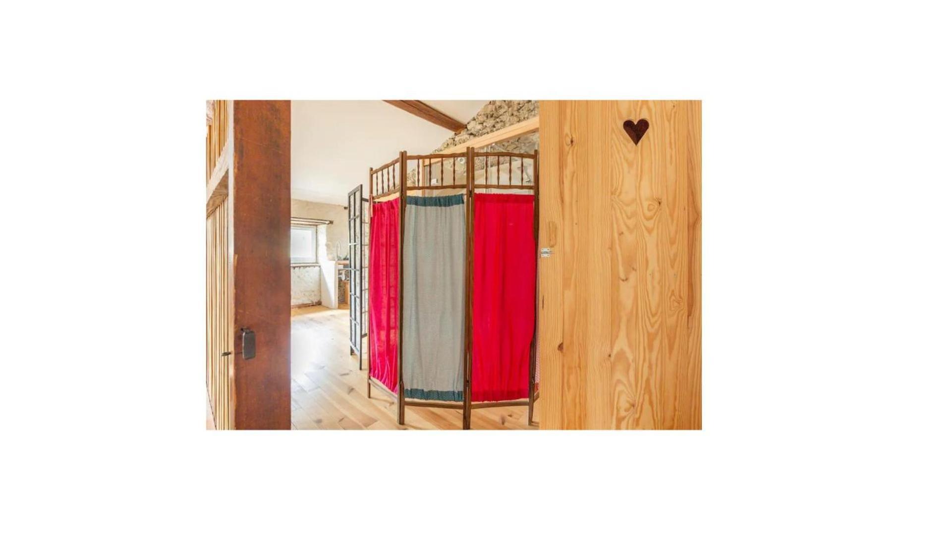 Chambre Triple Deluxe - Gite De La Louve Fougax-et-Barrineuf Dış mekan fotoğraf